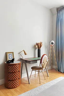 Sold by Compass | media 25