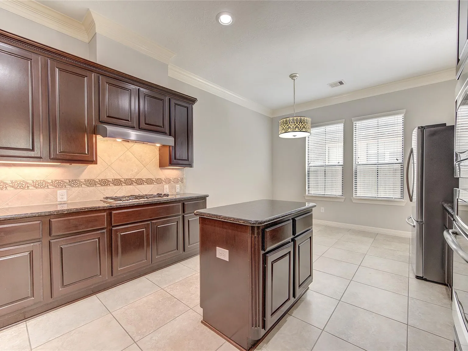 3 bed, 3.5 bath, 3062 sqft, $2,850 — Photo 4