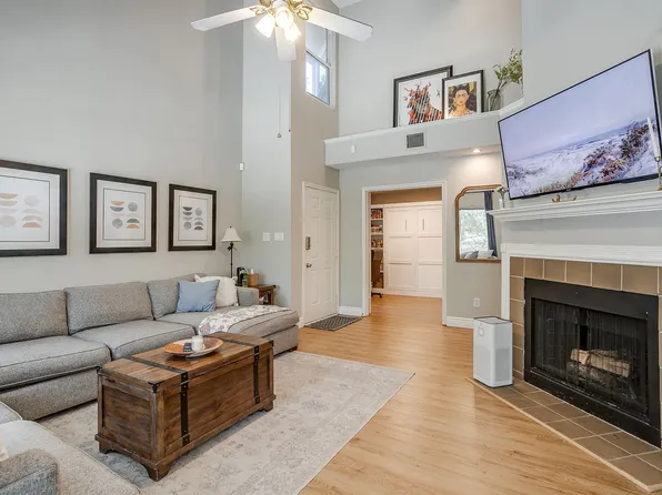 920 S Old Orchard Ln, Lewisville, TX 75067