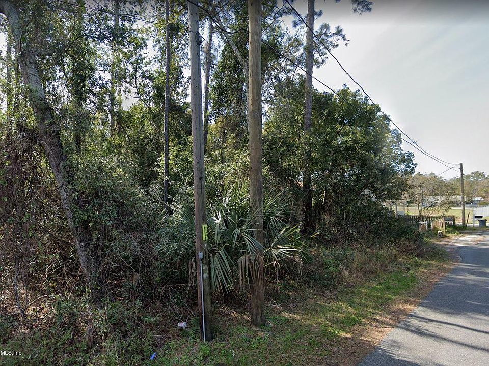 1st image of 863 Helen St Lot 4