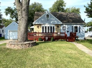 1377 Circle Dr NW, Kankakee, IL 60901