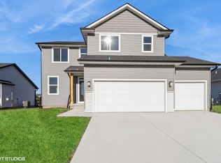 1360 Cedar St, Waukee, IA 50263