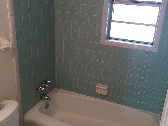 4th image of 1251 Lake Dr