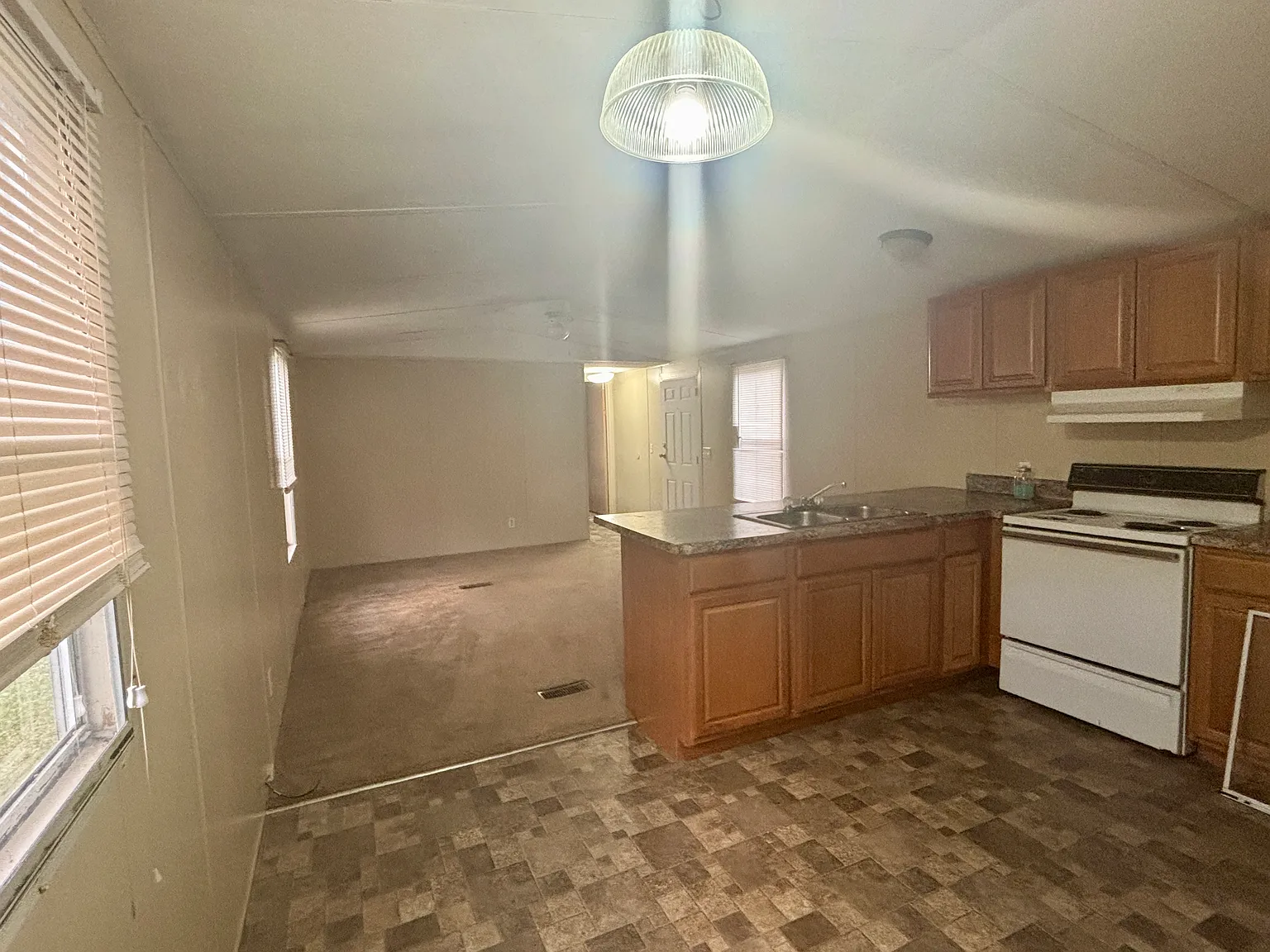 2 bed, 1.5 bath, 980 sqft, $950 — Photo 4