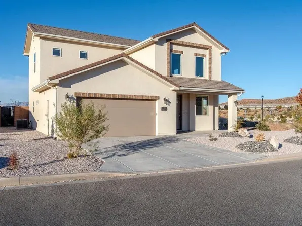 1017 N Pleasant Valley Ln, Washington, UT 84780