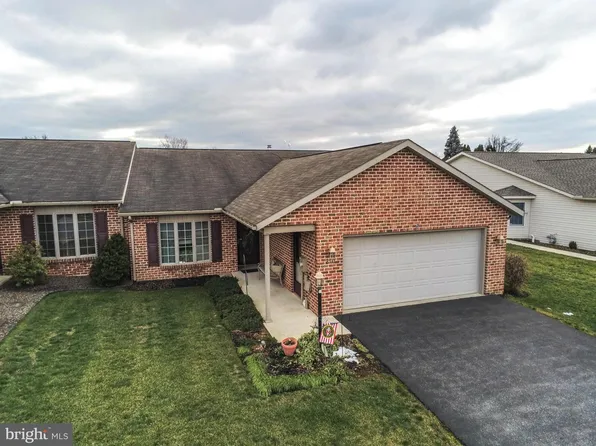 270 Sunbrook Dr, Chambersburg, PA 17201