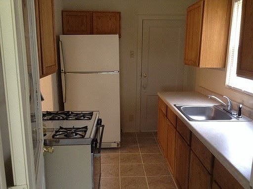 4th image of 114 Avondale Ave