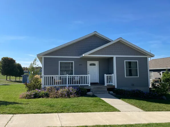 893 Traditions Dr, Traverse City, MI 49696
