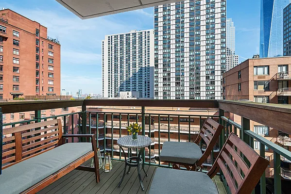 Sold by Compass | media 1