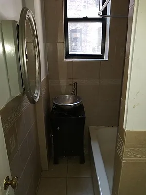 Rented by Monarch Realty Holdings | media 16