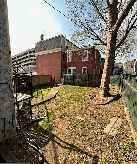 129 W Miner St #6 — Photo 26