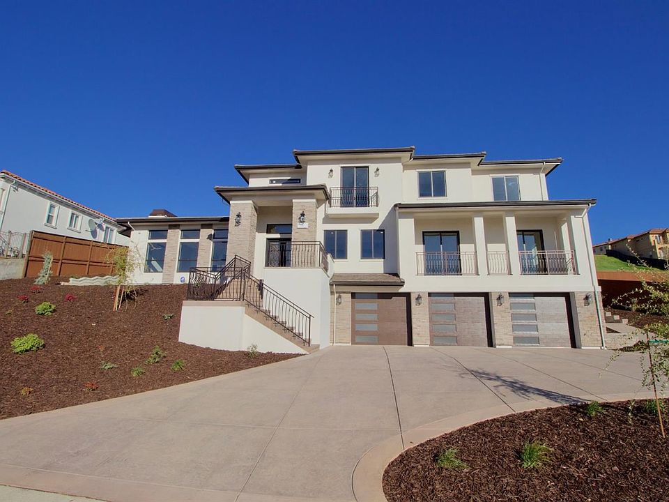 1st image of 442 Serpa Way