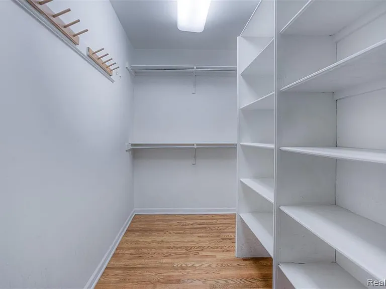 3930 Dunning Rd — Photo 32