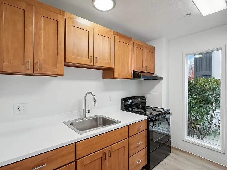Alturas Vose Townhomes — Photo 13