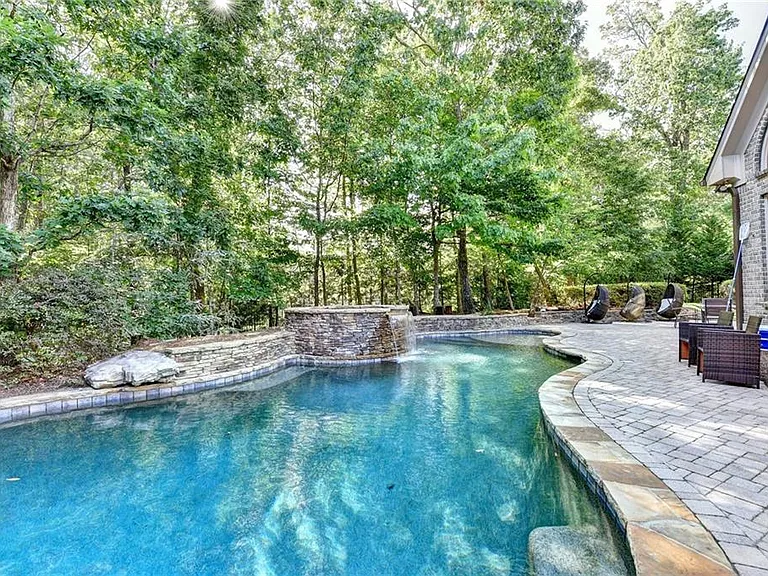 11037 Estates Cir — Photo 2
