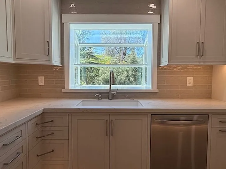 169 Cary Dr — Photo 4
