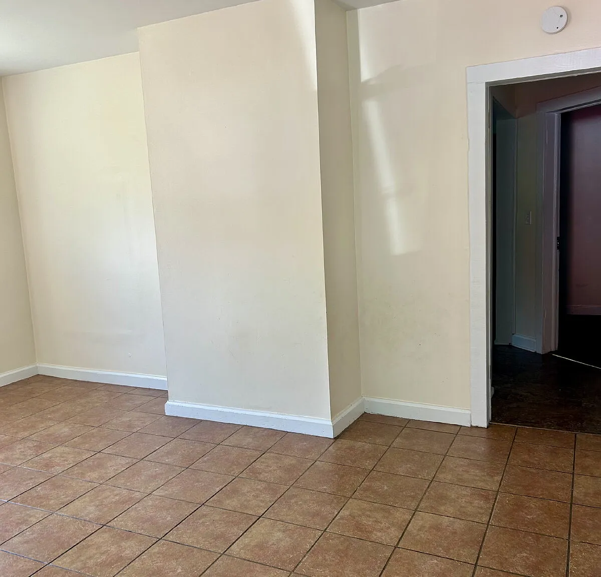 2 bed, 1.0 bath, 768 sqft, $900 — Photo 2