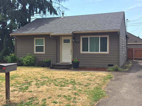 2nd image of 3007 E 26th St