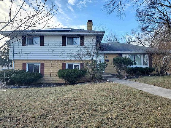 2nd image of 3921 Belle Meade Ln