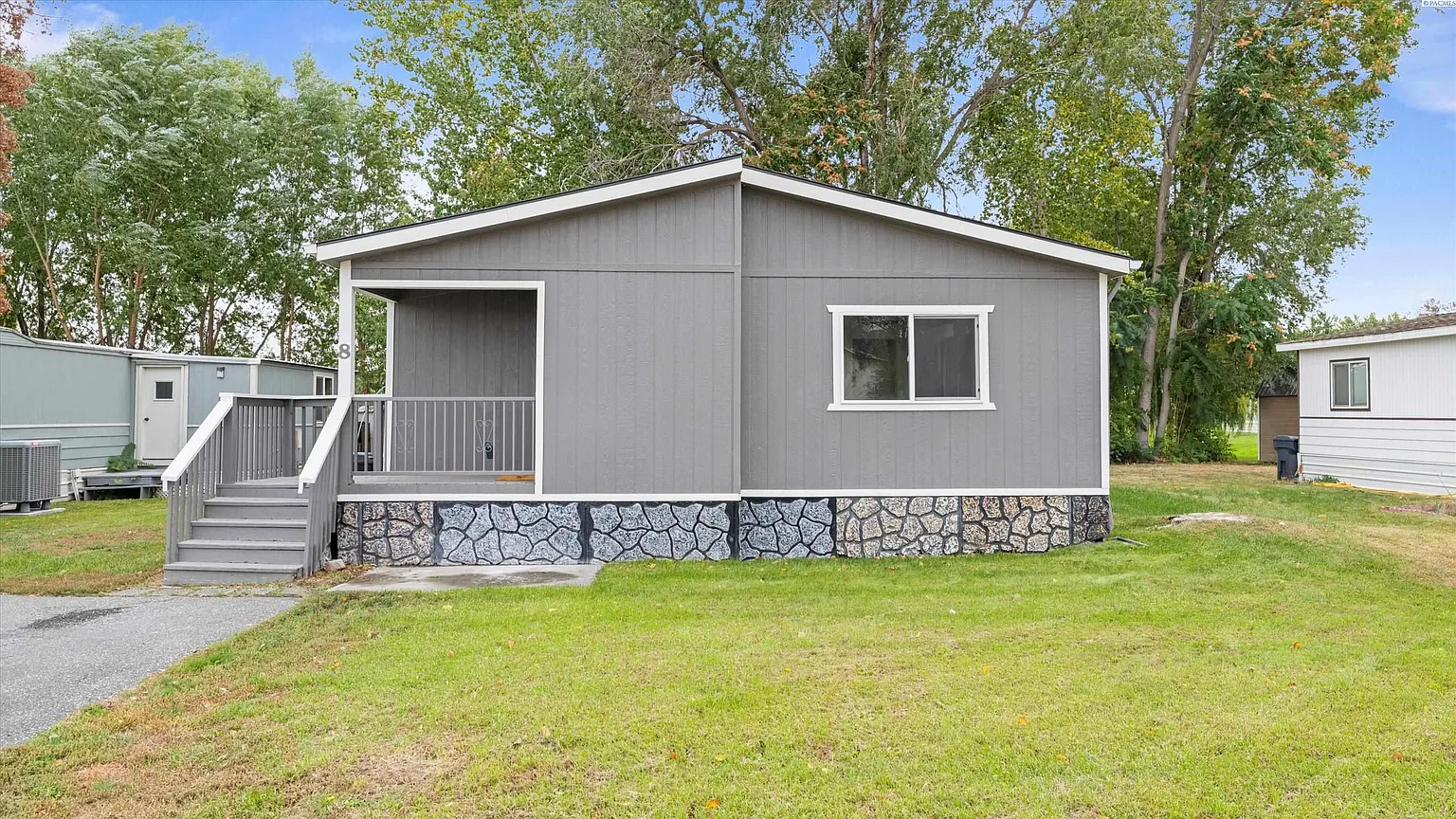 8 Crown Drive Pr photo 1