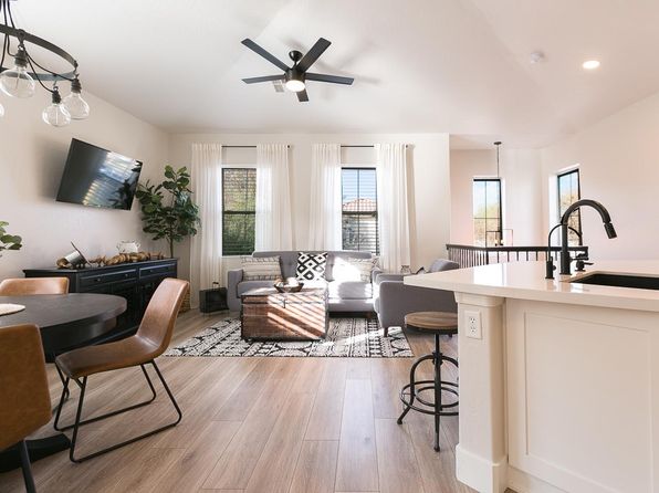 156 W Laurel Ct