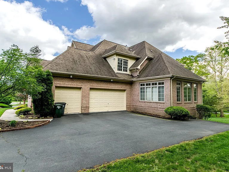 9005 Edgepark Rd — Photo 3