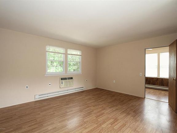 5th image of 68C Milford Ave