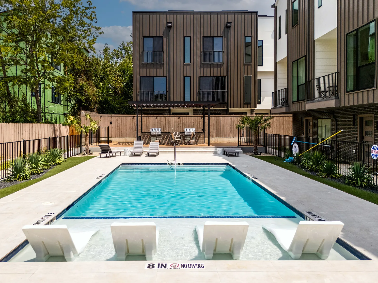2 bed, 1920 sqft, $3,395 — Photo 4