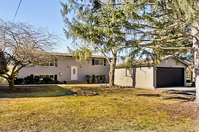 118 Eastwood Ave photo 1