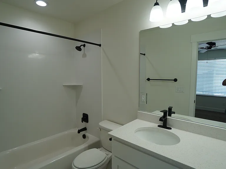 1575 S 150 W — Photo 24