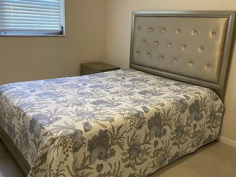 220 Croton Ave #210 — Photo 9