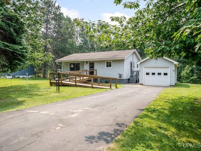 290 Lakewood Ln, Marquette, MI, 49855