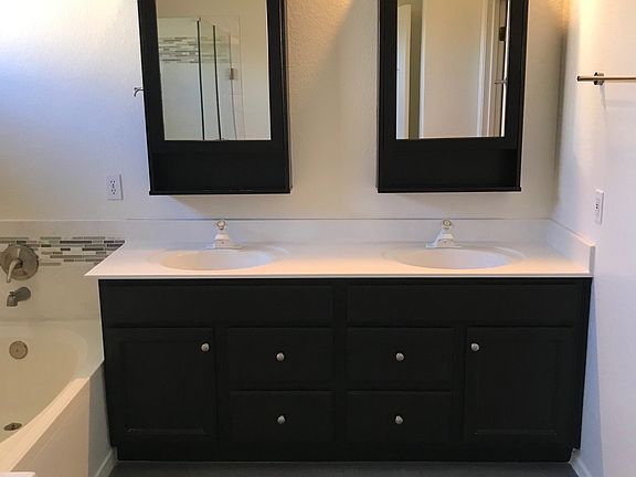 dual sinks in master bath