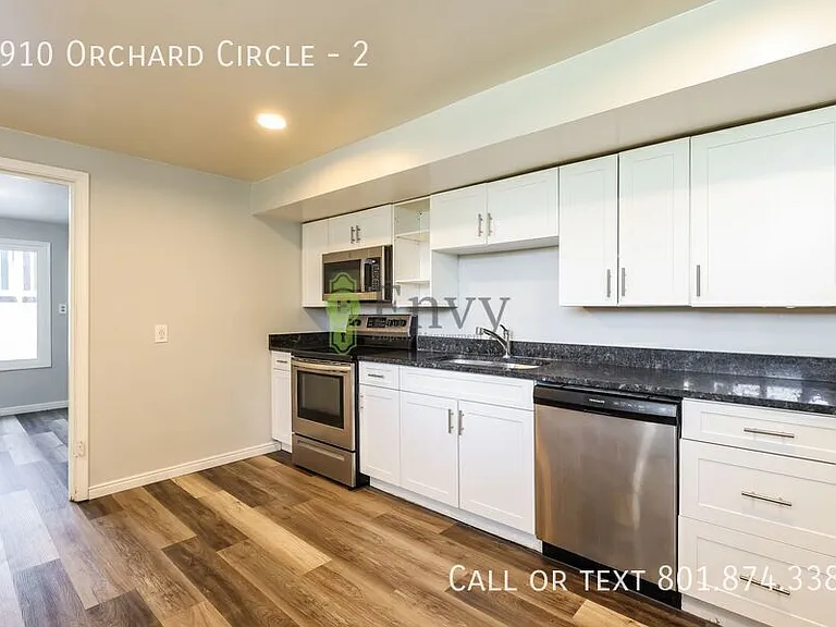 2910 Orchard Cir #2 — Photo 9