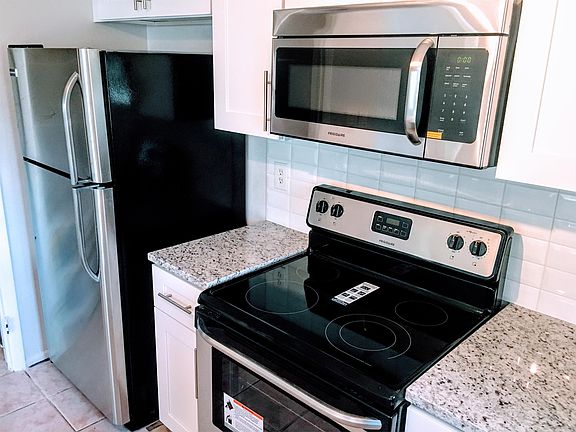 2nd image of 2718 NE 14th St APT 1