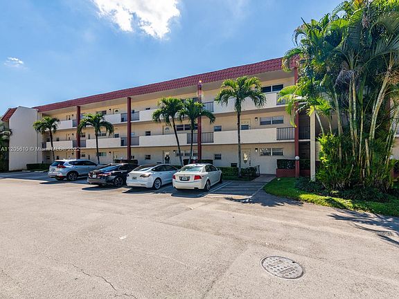 3rd image of 9320 S Hollybrook Lake Dr APT 207