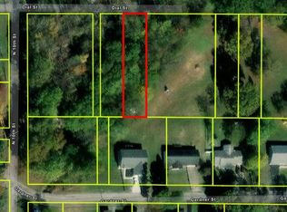 7 Dial St, Benton, IL 62812