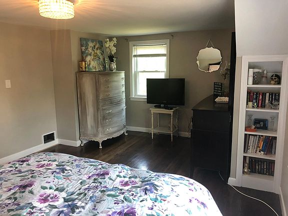 3rd image of 19 Hourihan St