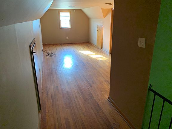 4th image of 2210 N 38th St