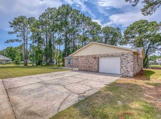 1601 Kauai Ct, Gulf Breeze, FL 32563
