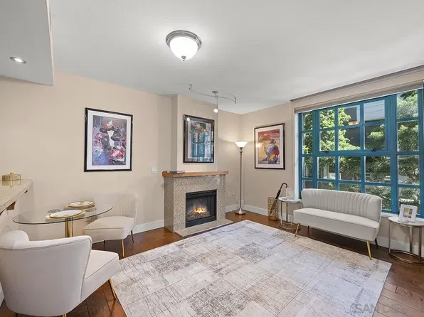 700 W East St Unit 104, San Diego, CA 92101