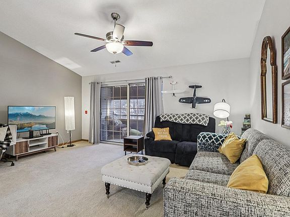 3rd image of 279 Kearney Way