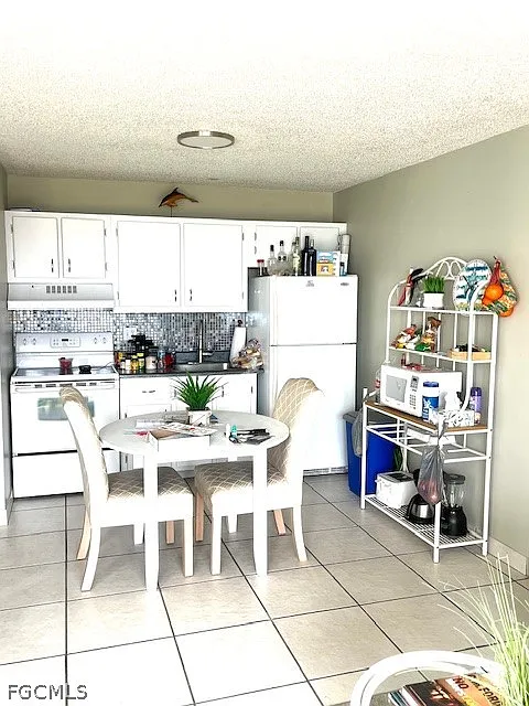 Building Photo - 7330 Estero Blvd #301