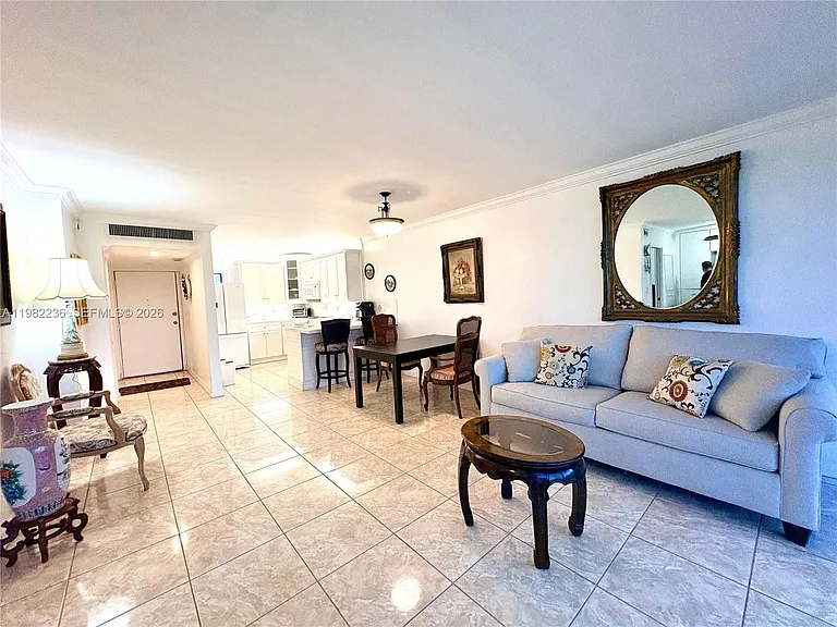 20500 W Country Club Dr #410 — Photo 6