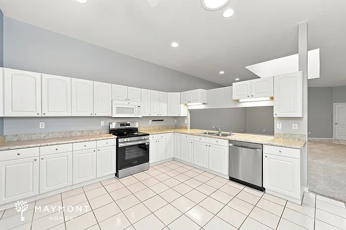 9046 Village Green Blvd — Photo 5