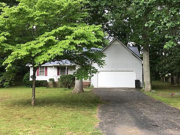 2nd image of 40 Quail Hollow Dr