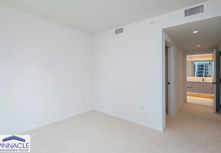 333 Ward Ave #1704 — Photo 17
