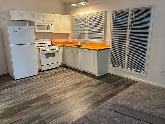 3rd image of 2910 Robertswood Dr #B