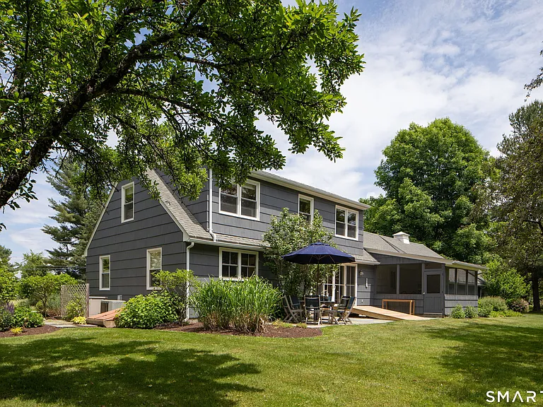 12 Red Bird Ln — Photo 2