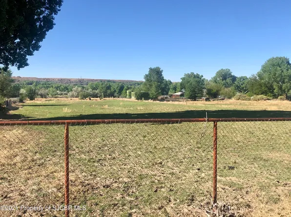 55 Road 3520, Flora Vista, NM 87415